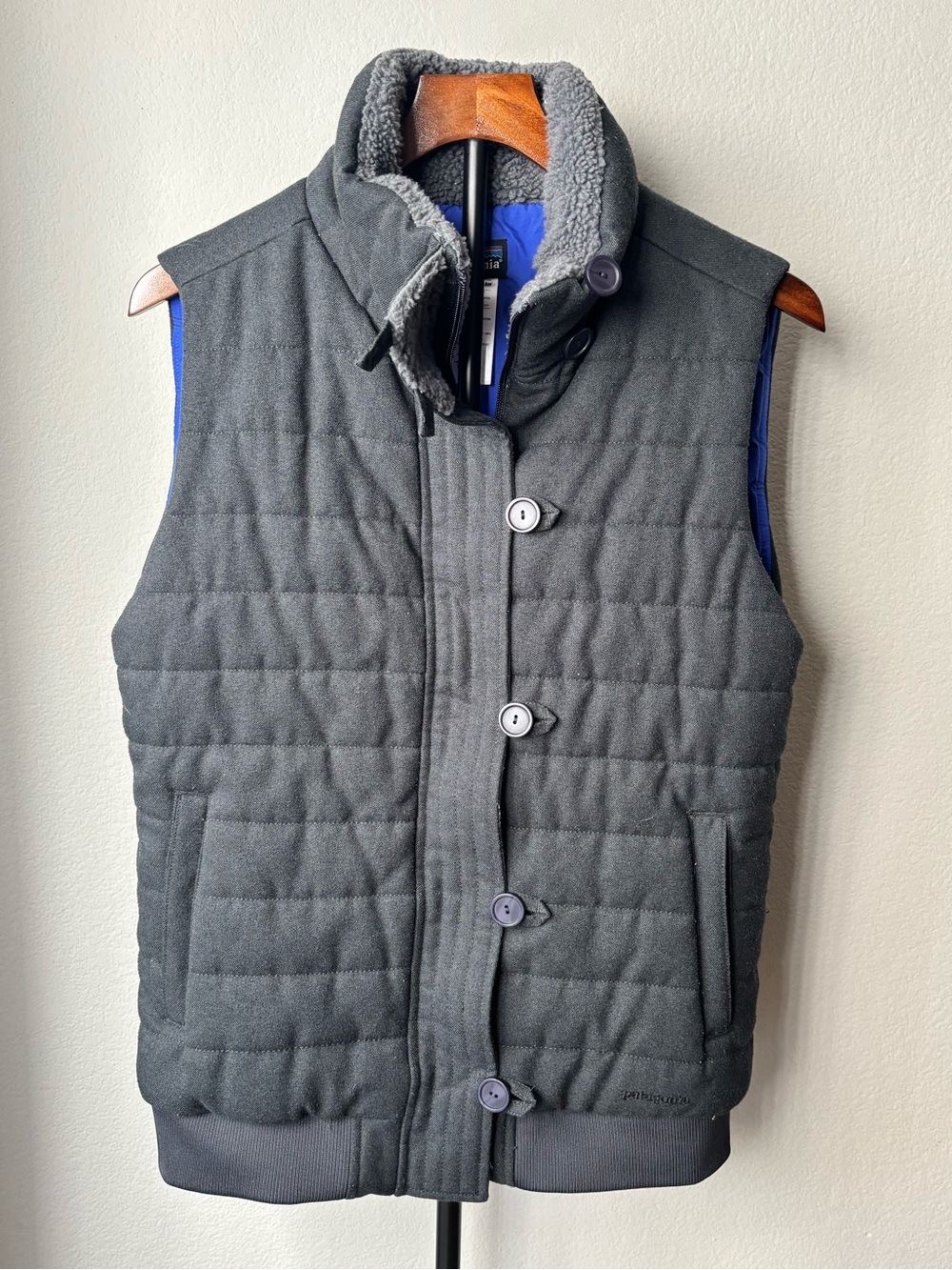 PATAGONIA Woman’s Quilted Gray Vest with Sherpa Collar